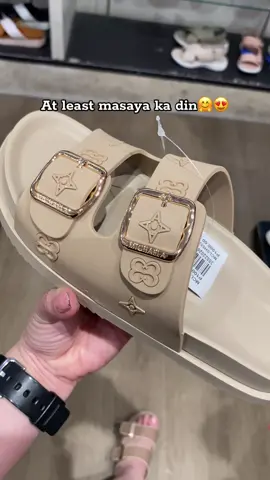 Lakas makasyala neto🥹 #fyp #slippers #sandals #outfit #trending 