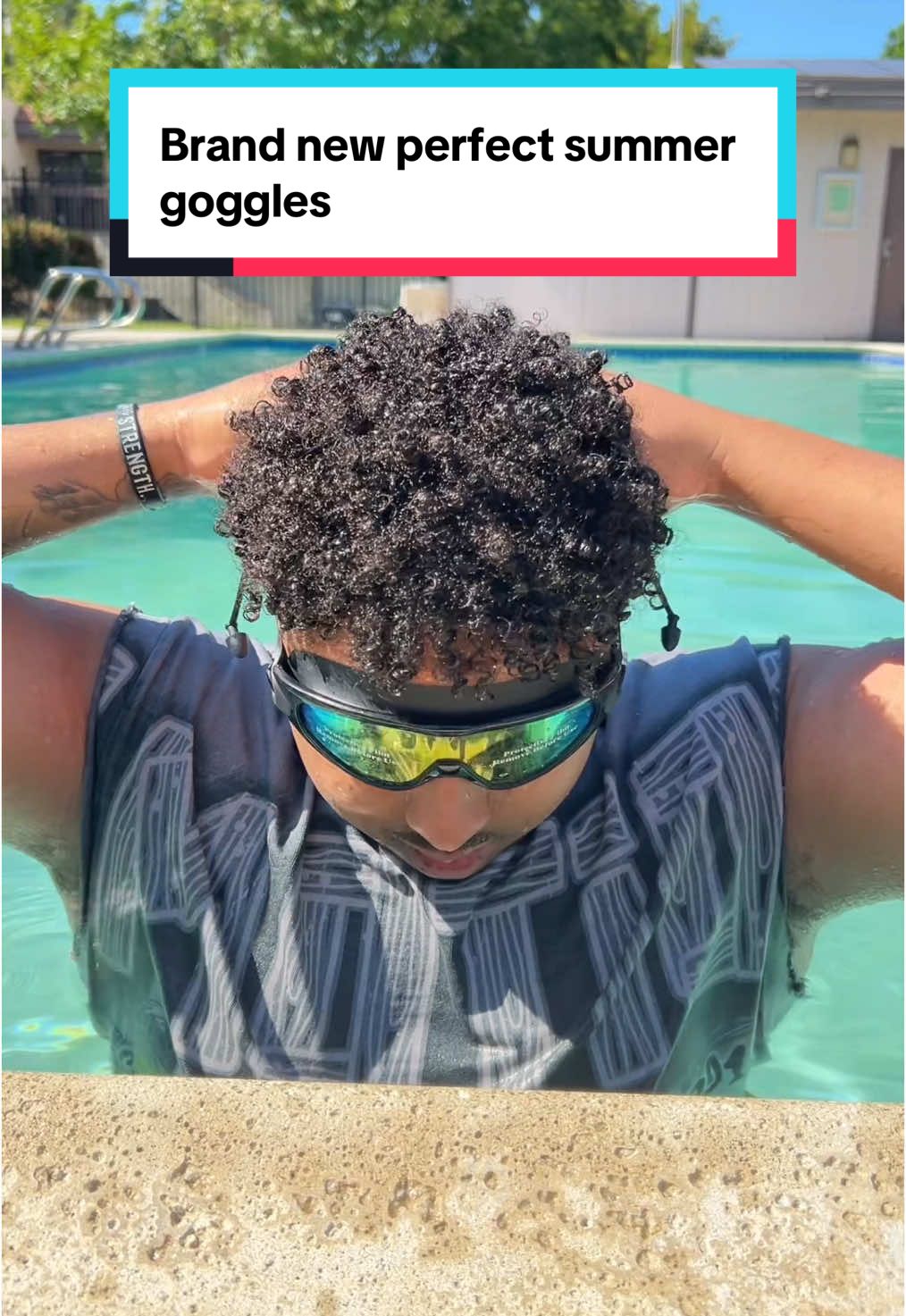 2pack of the best goggles For swimming #goggles #poolparty #summervibes #beach #tiktokmarketplace #TikTokShop #tiktokmademebuyit #fyp 