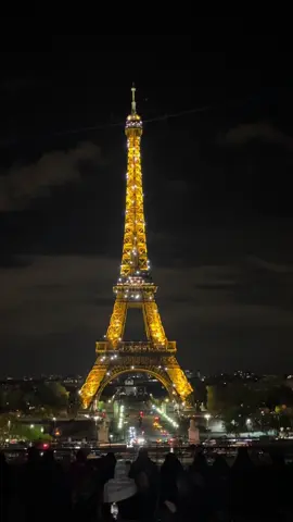 Ready for another trip #paris #eiffeltower #sparkle 