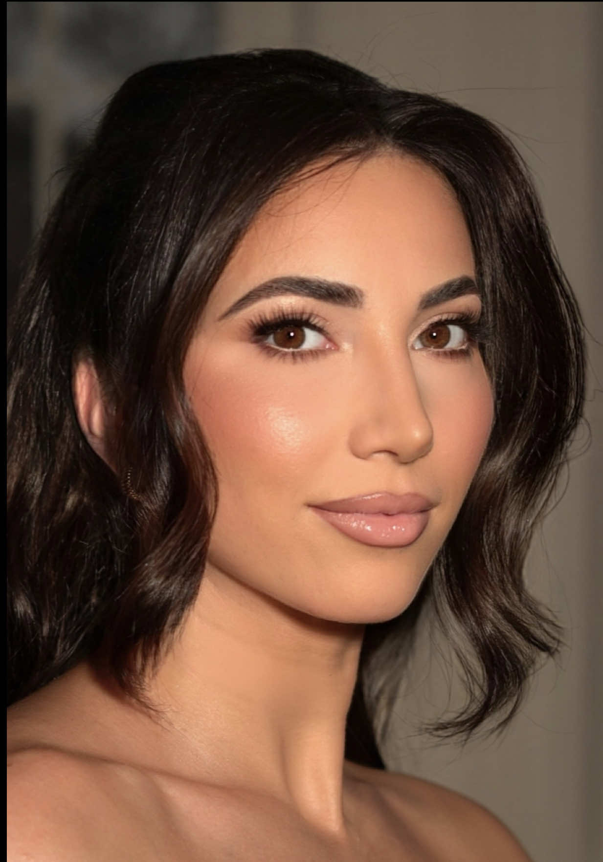 The perfect bridal glam 💍 | IG @AnyaKBeauty  Hair by @CC.ARTISTRY  #torontomua #bridalmakeup #softglam #makeupturorial #viral 