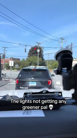 Green light bro 🙄#copsoftiktok #meme #fyp #barstoolsports #traffic #theboyz #mopar 