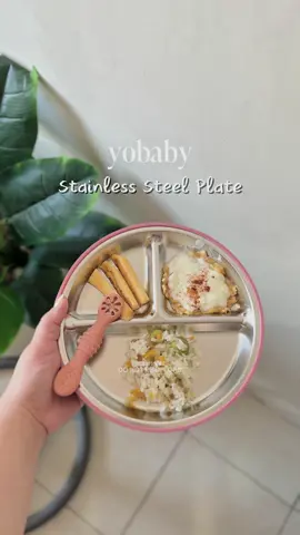 Ditching the plastic plates for this non-toxic with non-slip silicone suction! 🥰 #blw #babyledweaning #babyeating #blwbaby #stainlesssteelplate #stainlesssteel #nontoxic #sahm #MomsofTikTok #babiesoftiktok #fyp #foryou #foryoupage 