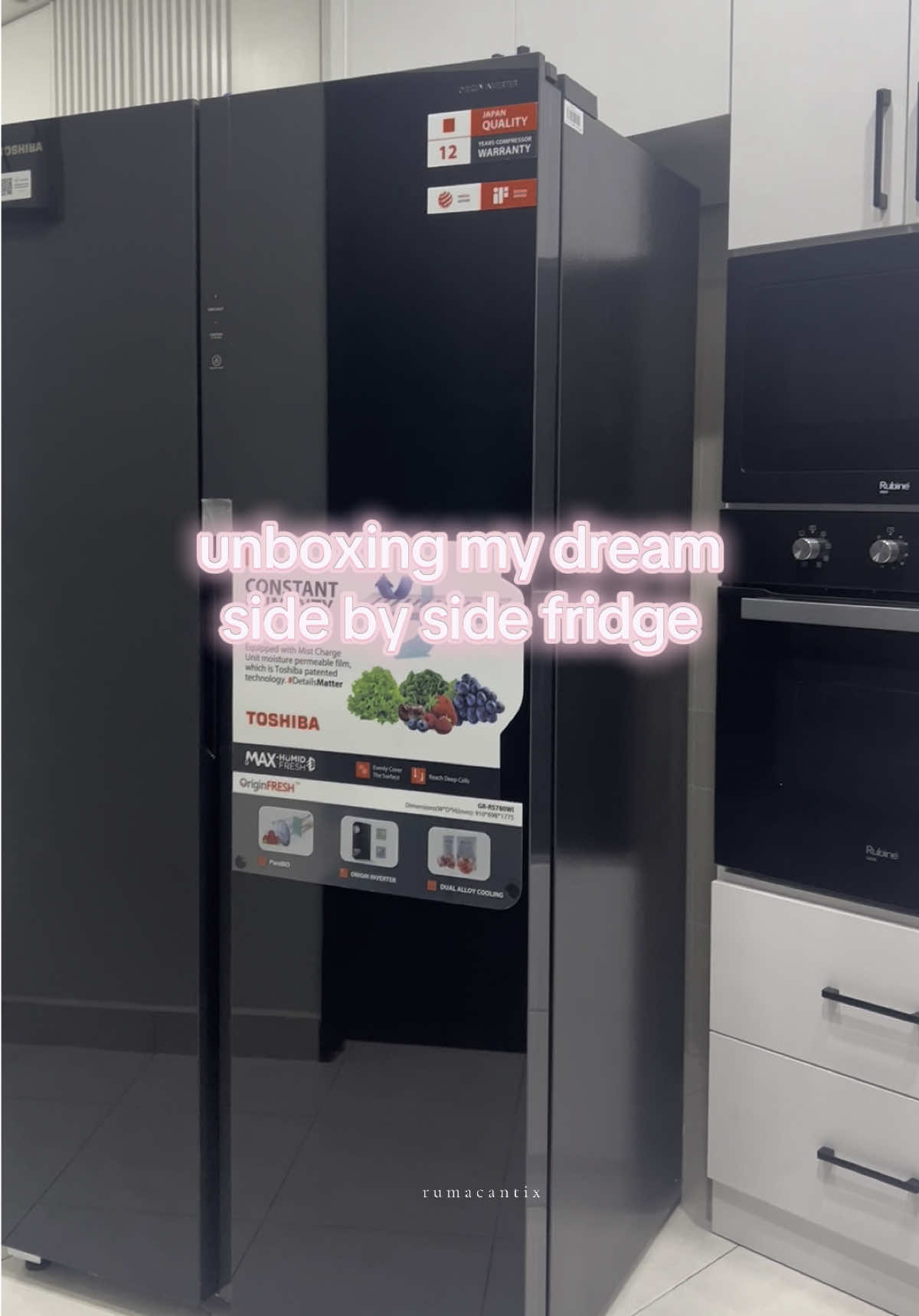 unboxing our 623L side by side fridge with wifi @Toshiba Lifestyle Malaysia 🌸 some of the features yg buatkan i decided to choose this one &  salah satunya their drawers are in white not transparent 😆 tolong lah caya reason i ni👉🏻👈🏻 #fyp #decorumah #petiais #sidebysiderefrigerator 