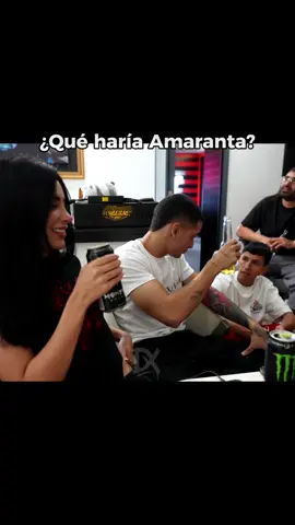 ¿Qué haría Amaranta? #westcol #twitchwestcol #kick  #parat #videoviral #westcoltiktoker  #reaccion #stream #dxclipx #streamer  #amigos #mujer #pregunta #reunion