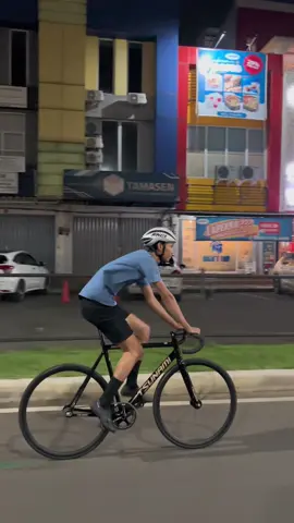 yg katanya frame pasaran #fixedgear #fixedgearindonesia #tsunamisnm100 #windbreaker 
