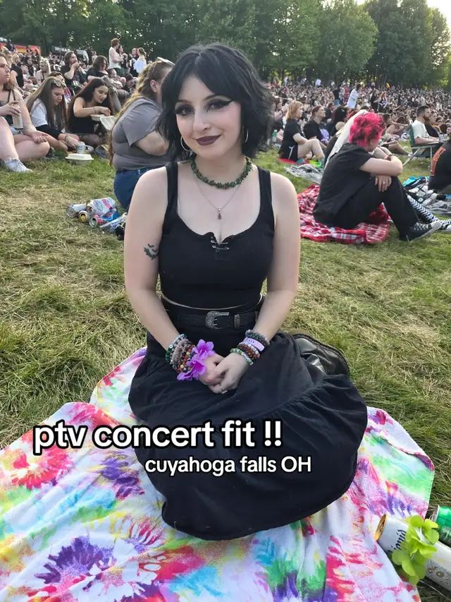 had a wonderful time!! even though no one knows concert etiquette anymore ♡ #ptv #icanthearyou #sws #ichy #blossommusiccenter #ichytour #fyp #concert 