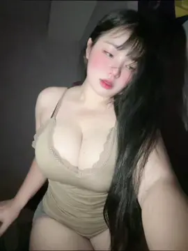 Quên cô ta đi xem em này…