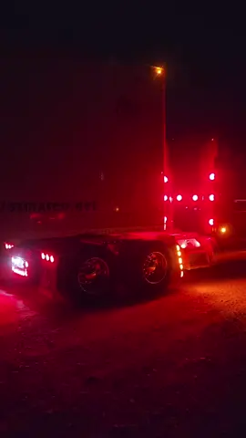 #stmateo😎 #DEMTRANSPORTLLC #trailerosmexicanos🇲🇽💯😎 #trokesperrones #luciernagasinternacionales#w900  #w900kenworth #trailerosdecorazon #puracremanadadesalsa 