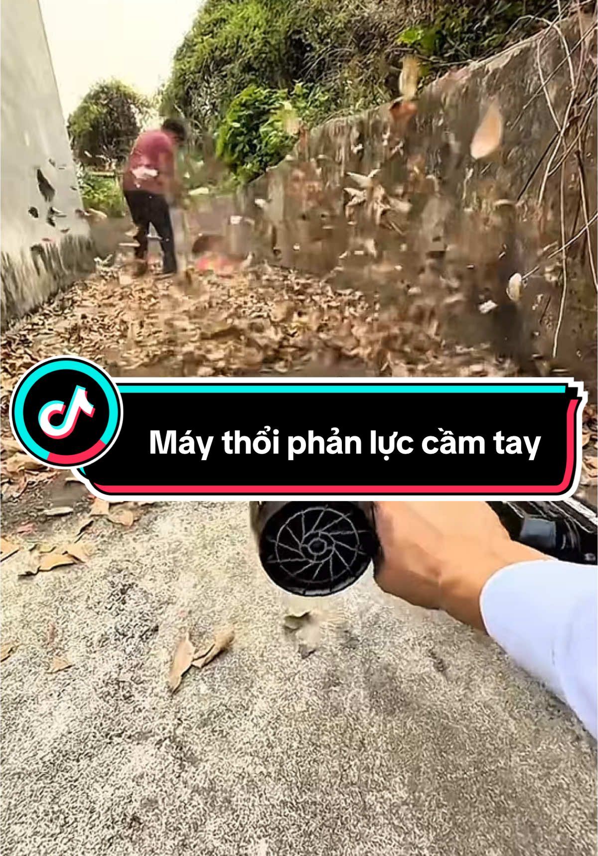 Máy thổi phản lực cầm tay động cơ không chổi than dùng chân pin phổ thông #dodungtienich #maythoiphanluccamtay #xuhuong 