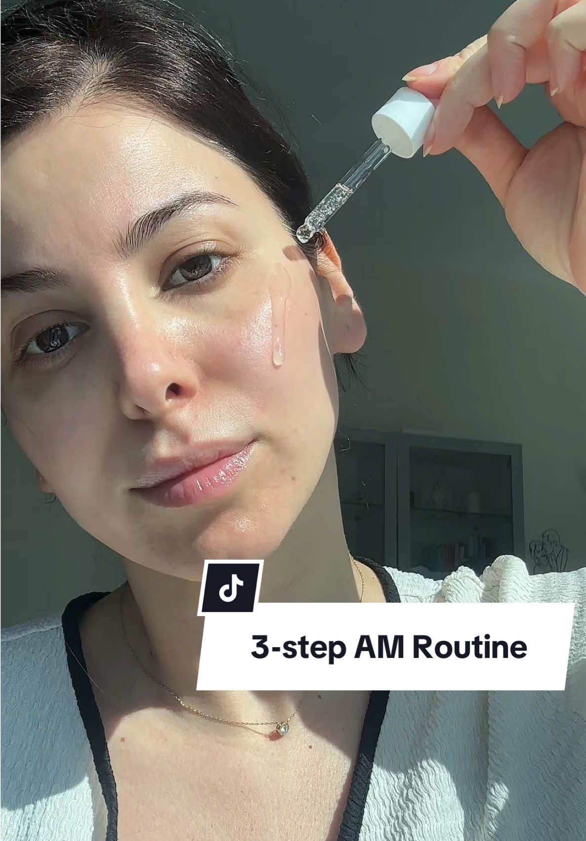 My current morning routine!!🌞 . @dr.althea_official vitaminc  @mixsoon_official moisturizer  @AXIS-Y biome sunscreen  . #العناية_بالبشرة #skincare #morningskincare 