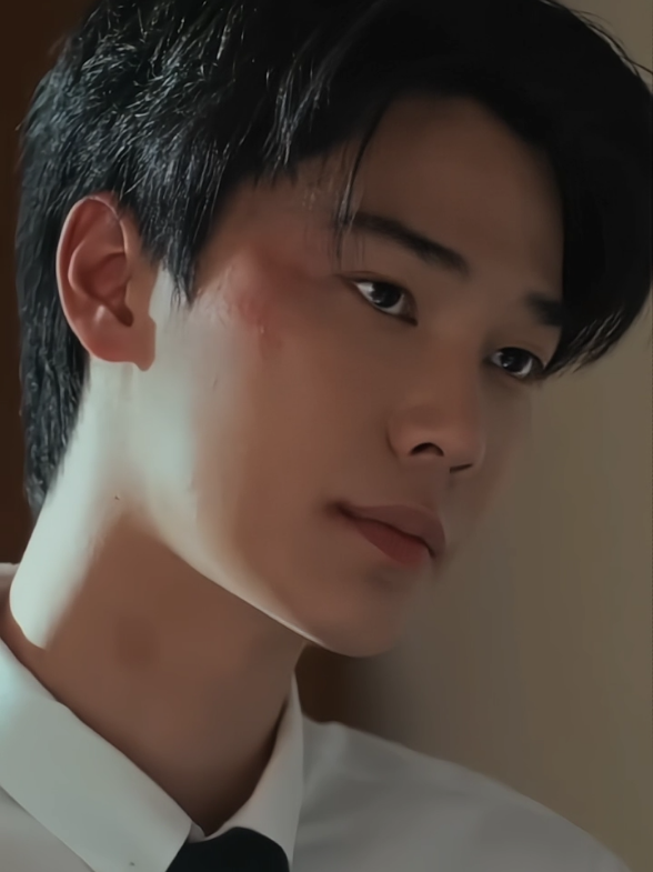 gantengnyaaa🫠#dew_jsu #leapday #leapdayseries #night #dewjirawat #xybca #foryou #4u #fypage #fypシ゚ #fyp 