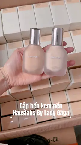 Hoa hậu trong các dòng kem nền gọi tên Hauslabs 👑 . Chiều lòng cả những vị khách khó tính 🤭 . Nàng nào ngại mua full thì e có bản chiết 10ml cho nàng trải nghiệm thử ạ ❤️ E sẵn : 015, 060, 040, 050, 070, 100, 110 .  #kemnen #hauslabsfoundation #xuhuong2025 #makeup