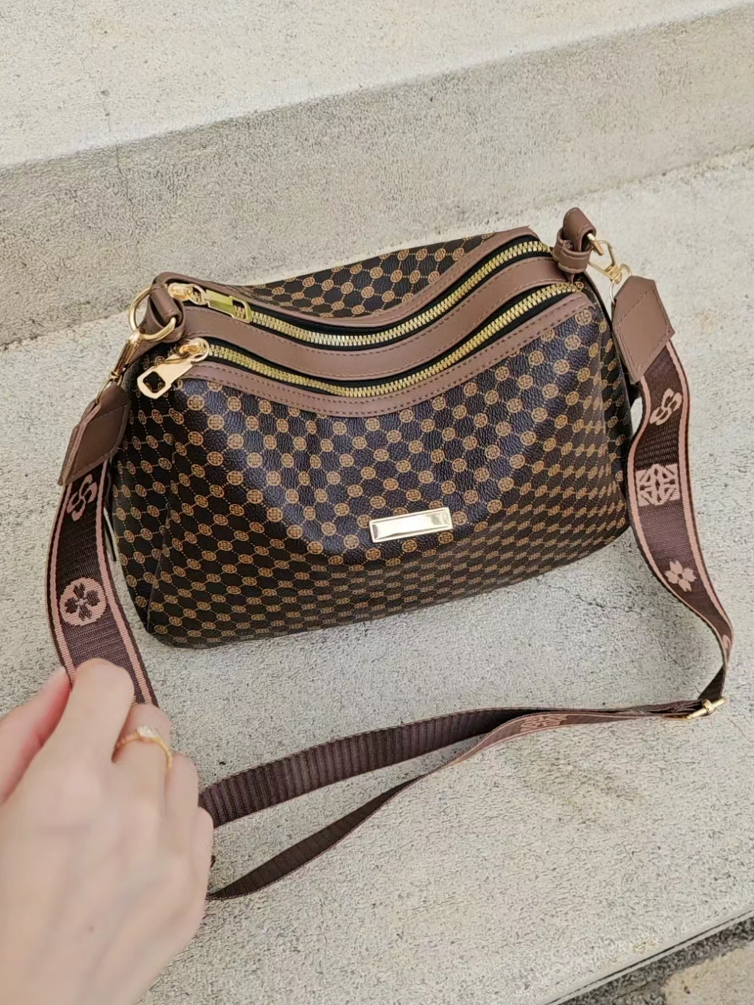 Tas yang bisa isi banyak 😍 #tas  #tasselempang  #shoulderbag #promo66 #promoguncang66 #