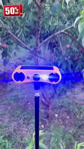 🚨🚨How to effectively protect farmland from wild animals? This solar alarm combines infrared sensing sound and light alarms with high-frequency ultrasonic animal repellent technology 🔋 Solar powered ✅ Intelligent sensing 💯 Efficient repellent, easily protect crops, avoid losses and ensure farmland safety 🐂🐂
