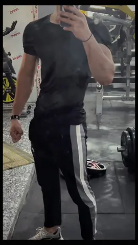 معقوله ما حنيت. #جيم #gym #العراق🇮🇶 #هاشتاق #تيك_توك #مشاهير_تيك_توك #الشعب_الصيني_ماله_حل😂😂😂 #لايك #تعليق 