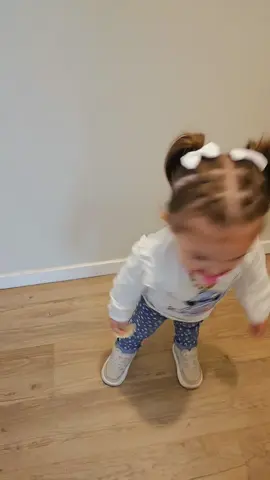 mya ma bébé  🥰🥰❤️ #mafille #amoureux #parent #bebe #heureux #🥰🥰🥰 #monamour #jetaime #moncoeur #familly #contente #hair #hairstyle #coiffure #coiffurefacile #❤️ 