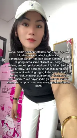 jangan tanya kenapa menghinamu terus terusan,tapi tanua dirimu kenapa kau buat hal yg membuat kau kuhina abis abisan dugong sialan!!