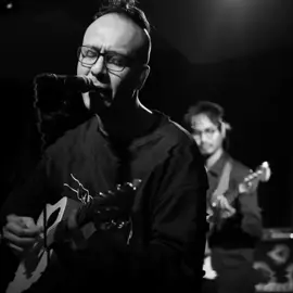 နားလည်ပါ || Big Bag #lyricsvideo #myanmarsong #foryoupageofficiall 