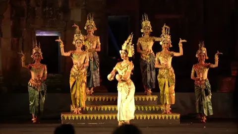 #វប្បធម៌ខ្មែរ🇰🇭🇰🇭 #អប្សរាមហាអង្គរ #❤️ #cambodia #fpyシ #foryou #📍 #របាំព្រះរាជទ្រព្យទម្រង់១០០ឆ្នាំមុន🇰🇭 #ល្ខោនខោលខ្មែរ 