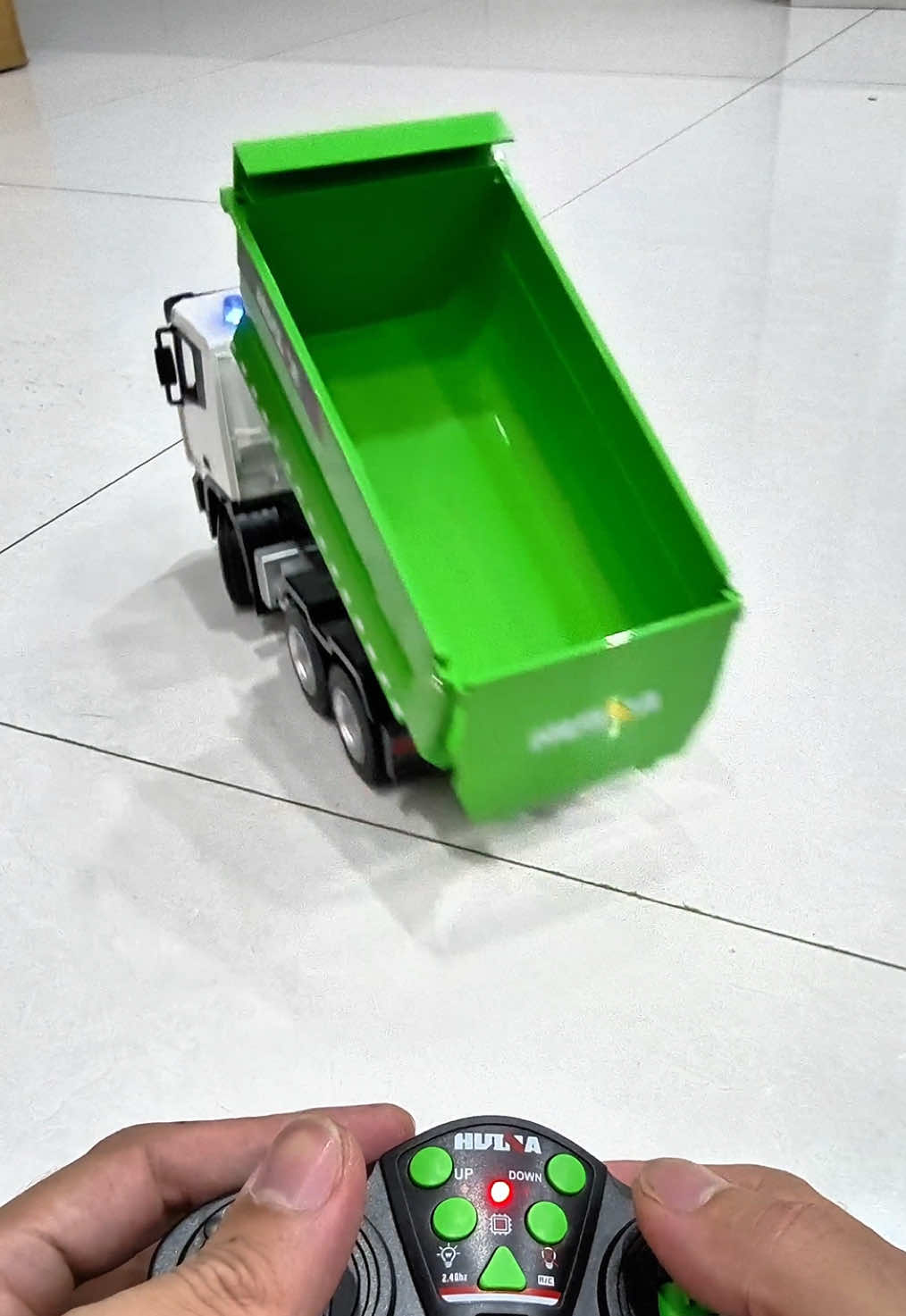 Trả lời @Đồng Lợi Logistics mở hộp xe ben Huina 1556 #dochoi #xebendieukhientuxa #huina1556 #huina #dochoiduytu 