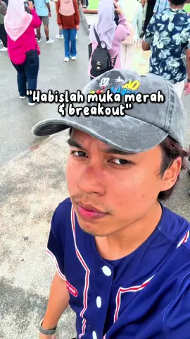 Lah muka merah & breakout lah pula 😭😭😭 #g2g #glad2glowmoisturizer #skintok #skincare #foryou #fypage #fypシ゚ 