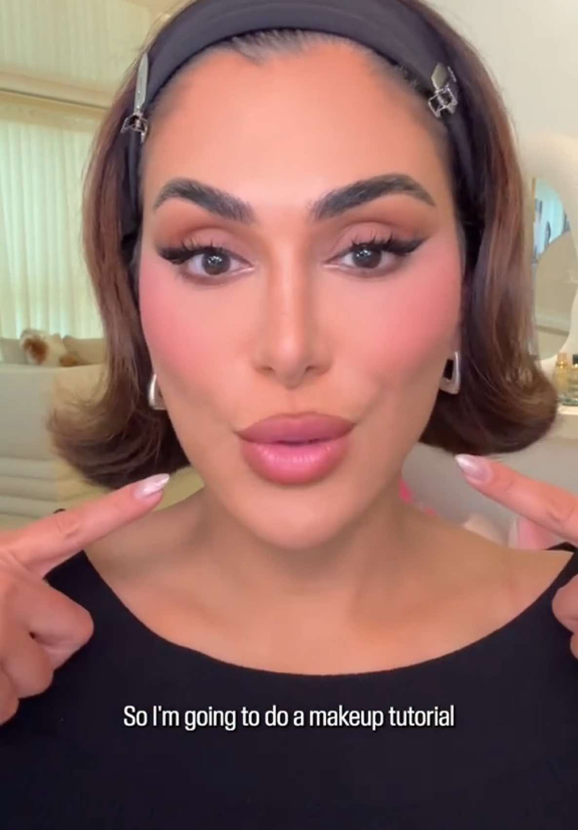 giving the people what they want: 5 minute glam by the iconic @Alyakattan 🤭 comment below if you want more #makeuptutorial #makeuphacks #5minutemakeup 