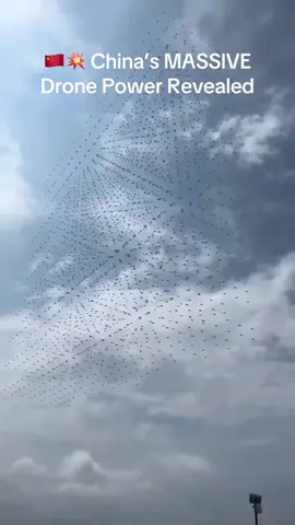The PLA is now running massive drone swarm drills — and can crank out 700K FPV drones in wartime. This has world officials seriously worried… #China #MilitaryDrones #DroneSwarm #FPVDrones #WorldNews #PLA #WW3 #DefenseUpdate #TikTokNews #Geopolitics