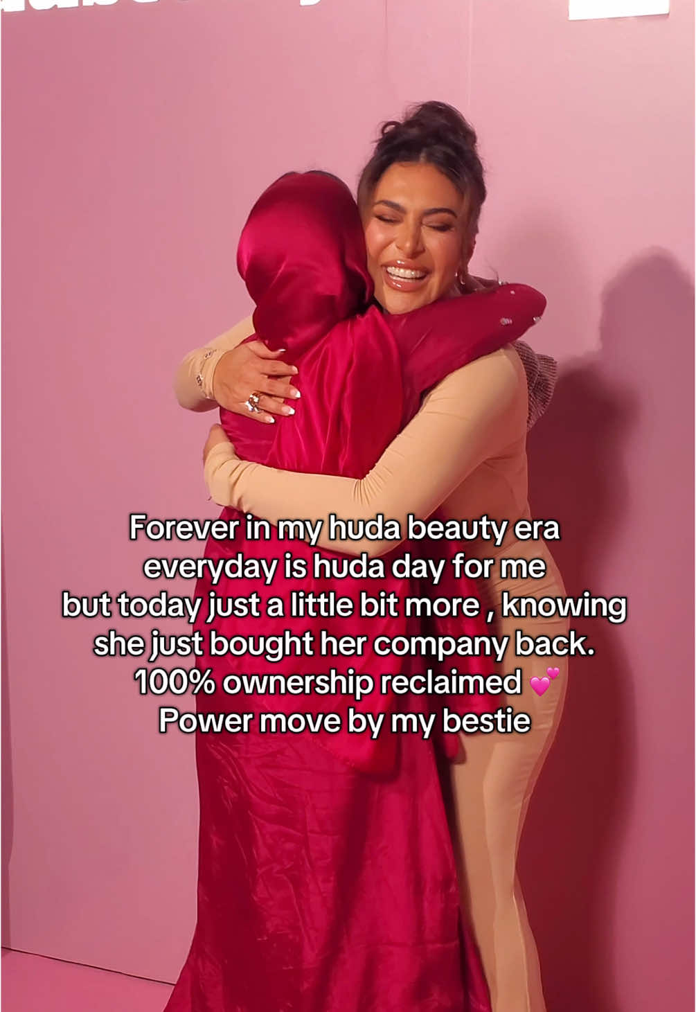 Bought back 100% ownership like a boss , I think every woman in beauty felt that power shift and huda just showed us what taking control looks like. Take the crown queen 👸 @Huda Beauty @hudabeautyshop @Huda @Alyakattan #hudabeauty 