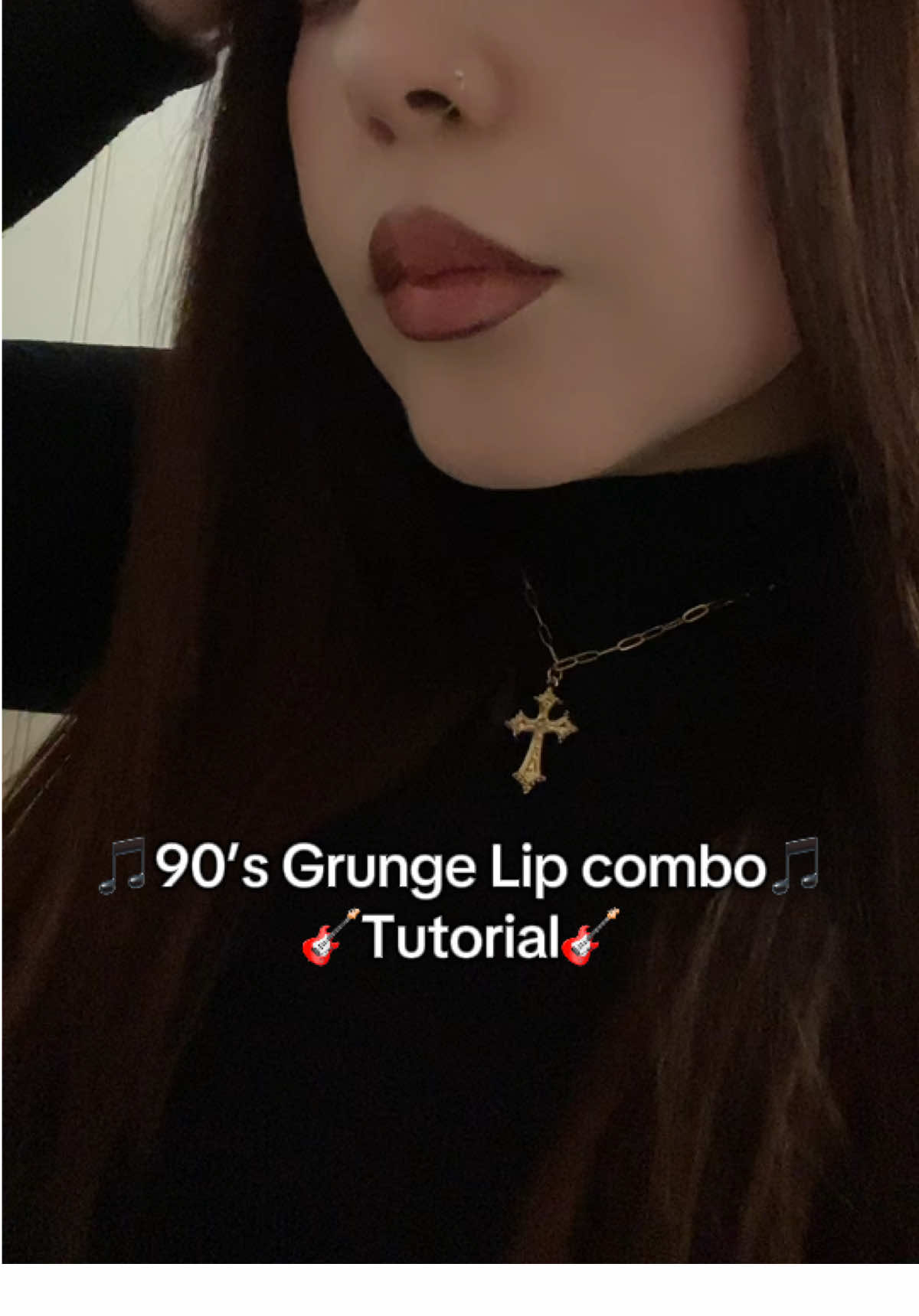 90’s #grungelips🎸🎵 #makeup #makeuptutorial #grunge #grungeasthetic #grungegirl #grungemakeup #grungestyle #grungemakeuplook #grungemakeuptutorial #grungelips #90smakeup #90sgrunge #grungegirls #grungegoth #lipcombo #grungelipstick #grungelips 