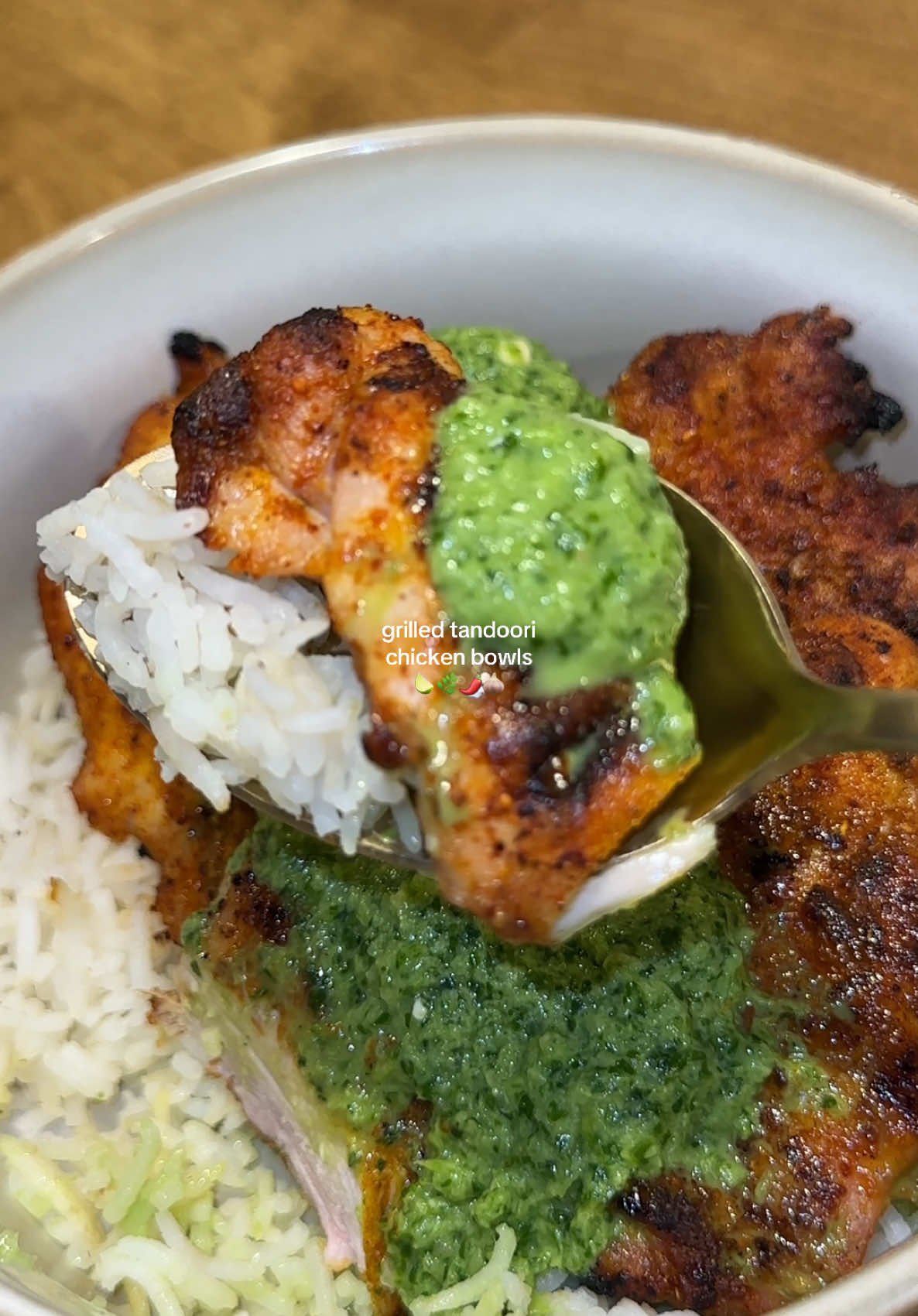 grilled tandoori chicken bowls 🍋‍🟩🌿🌶️🧄 hit the follow button for more easy high protein grilling recipes 🫶 if you try this one let me know what you think ☺️ more details on my newsletter! 💌 reminder my cookbook is available for pre-order 📖 #grilling #EasyRecipe #highprotein #tandoori #chutney #dinner #mealprep 