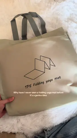 Takes some time for creases to go when you unpack it from delivered but it seems so good so far! #yoga #pilates #yogamat #foldingyogamat #fyp #travel 