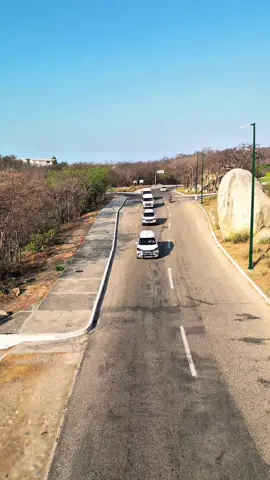 Pregunta por las actividades terrestres que tenemos para ti y tu familia, además de los diferentes servicios que hay disponibles abordo de nuestras unidades. Seguridad, confianza , experiencia y comodidad 🫰🏽🚌 Traslados de aeropuerto-hotel y viceversa, etc…. 📲 958-107-1816 #huatulco #puertoescondido #pxm #oaxaca #traslados #confianza #seguridad #vehiculos #ejecutivo #turismo #travel #world #trip #familia #amigos #grupo #excursion #transfer #transporte #servicio #vacaciones #holiday #drone #dji #djimini3pro #fouryou #fouryourpage #paratiiiiiiiiiiiiiiiiiiiiiiiiiiiiiii #paratii #fyp #fypp #fypシ゚ 