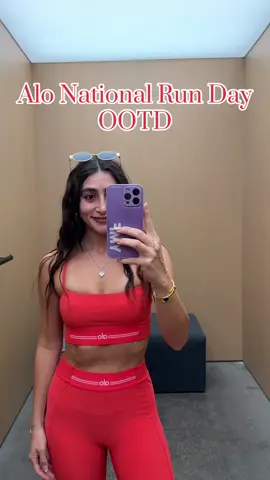 candy red for run day!! ❤️ #aloyoga #alo #athleisure #OOTD #fashion #outfitinspo #outfitoftheday @alo 