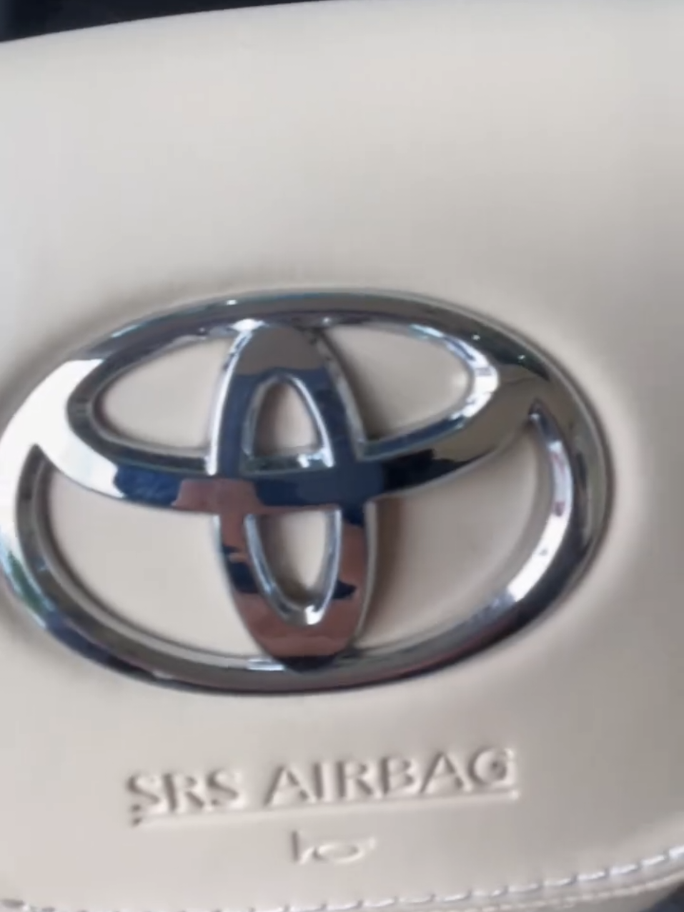 Toyota Review 😜😃😂  #trend #viral #carreview #toyota #2025 