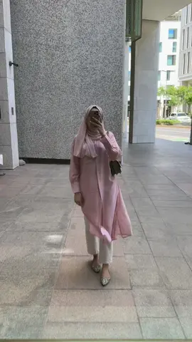 POV: the wind is the main character on your holiday 💨 #sandstorm #qatar  ~ ~ ~ ~ ~ #hijab #OOTD #hijaboutfit #hijabigirl #hijabi #hijabifashion #muslimah #modestfashion #hijabstyle 