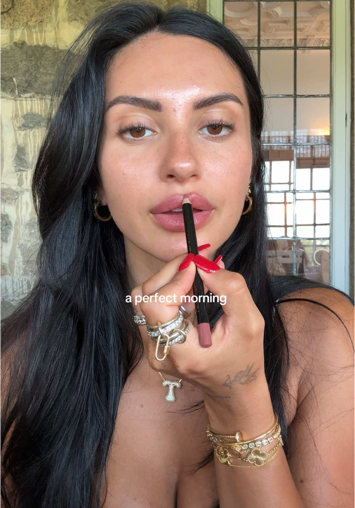 Spend the most peaceful morning with me in the countryside w @Laura Mercier 🧘🏽‍♀️✨