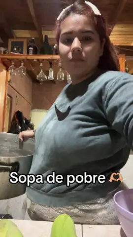 Sopa de pobre (ami manera)#quierocrecerentiktok❤ #pobres #paratii #cocina #cocin #comidadepobres #viralvideos #comidadepobres 
