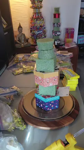 Bee themed Candy Cake (2 tier 6-sided)   @lemonheads @butterfinger @dum_dums @nowandlatercandy #gift #bee #Lemon #happybirthday #candy #cake #candycakes  #Customcrazycandycakes 