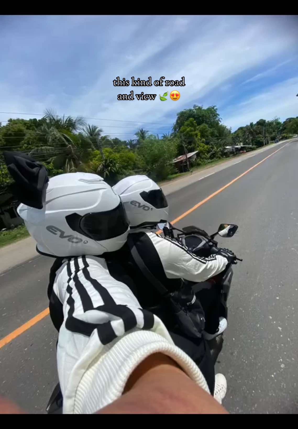 this kind of road and view 🥰🍂🍃 #fypシ゚ #ridesafe #maranaotiktokers🇵🇭 #couplegoals #ridesafealways #fyppppppppppppppppppppppp #wallpaper #enjoylife #moment #iloverides #ridesafe #foryou #trendingsong 