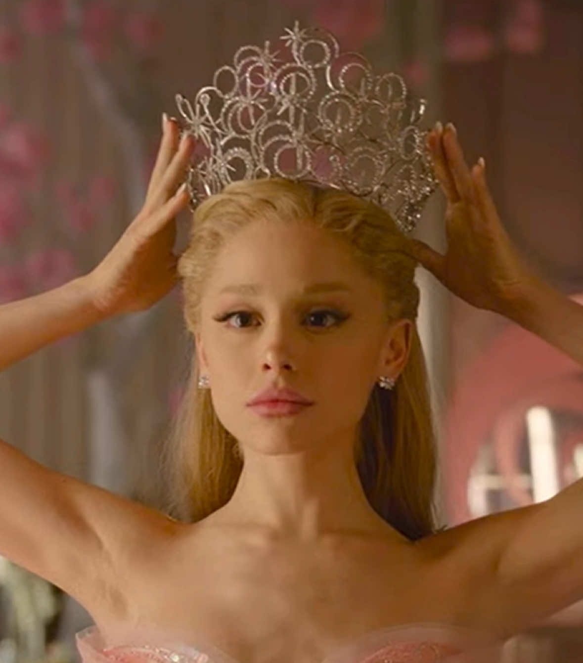 Glinda being sad in most of these clips 😭 this movie is about to break me ❤️‍🩹 #arianagrande #wicked #wickedforgood #fyp #viral 