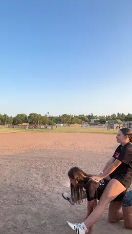 WE DIDNT GET TO FINISHH💔 i also didn’t get everyone’s tt @keira @skyler4 #jesuslovesyou #fyp #softball 