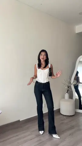Tôn dáng với jean ống loe #aaajeans #quanjean #quanongloe #OOTD #thoitrang 