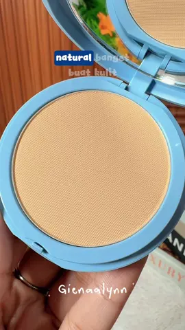 Bedak matte yang ringan, tahan lama, dan ada niacinamide-nya? YES PLEASE 💁‍♀️ Coba deh Wardah Lightening Powder Foundation Light Feel, kulit langsung blur & glow up.  #Wardah #WardahLightFeel #BedakRingan #TwoWayCake #MakeupHarian #NoCakey #LightCoverage #FlawlessSkin #MakeupSkincare #SPF40 #BlueLightProtection #BedakWardah #Niacinamide #MakeupLokal #wardahcolorfitstudio  #ownyourshadewardah #Guncang66 #FYP #bercuanbersamaparagon #SalamBercuanBersamaParagon #PCHjugaPNS