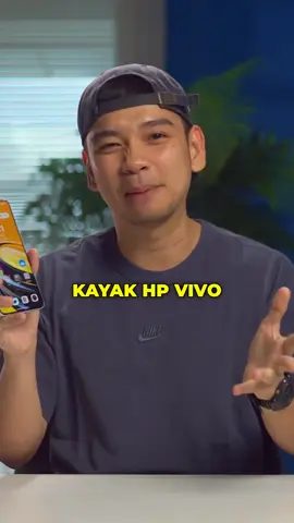 Awalnya gak percaya ada HP 3 jutaan dengan baterai segede ini Tapi setelah coba iQOO Z10, langsung berubah pikiran Baterai 7300 mAh, performa kencang, dan gak cepat panas Buat kamu yang butuh HP tahan lama, ini jawabannya. Source Yt: Gadgetin #iQOOZ10 #ReviewHPIndonesia #HPMurahTapiGahar #BateraiAwet #GadgetReview #FYP #gadgetin 