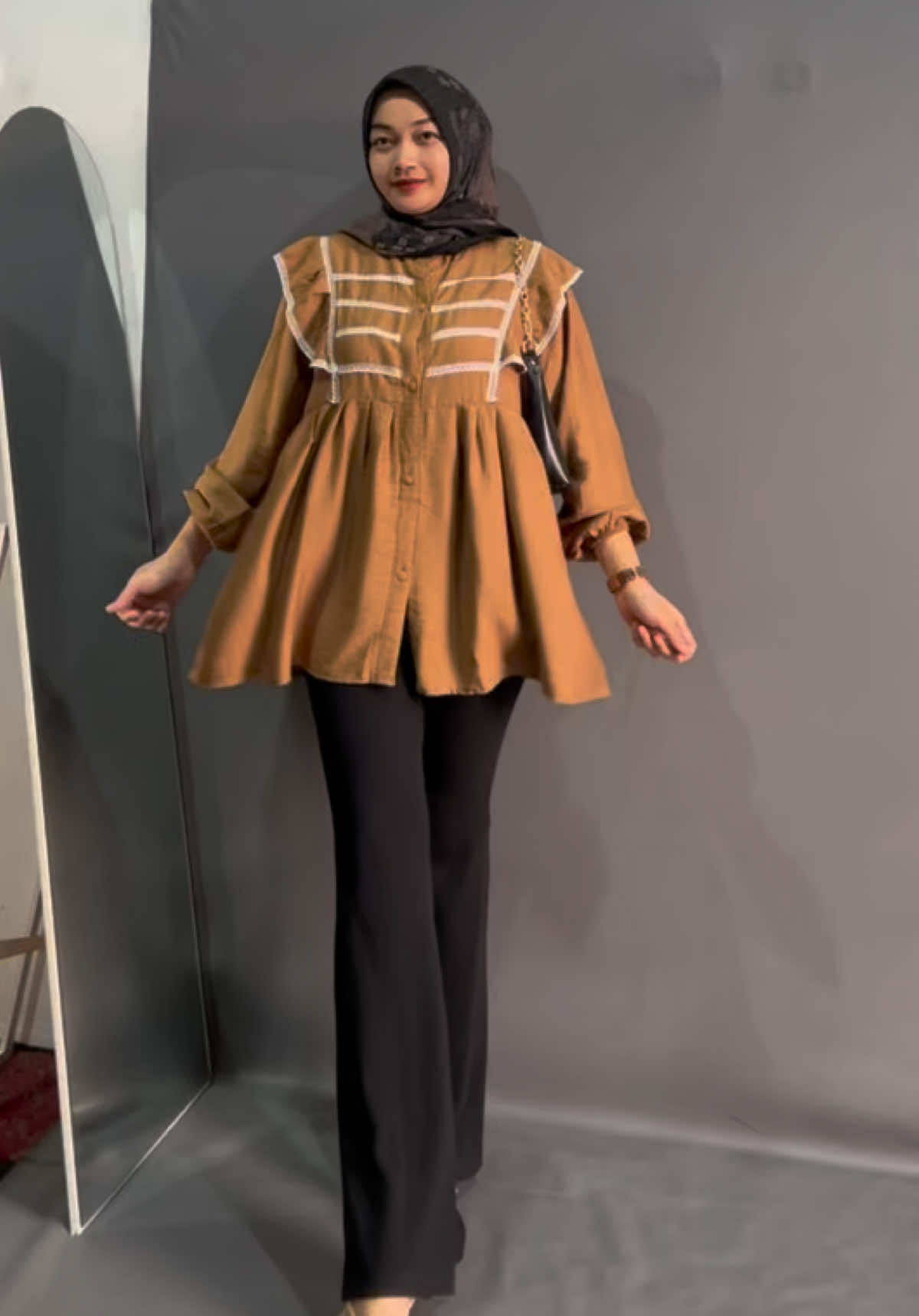 Yg dipake warna milo #blouse #blousewanita #blousecantik #blousemurah #blousedesign #blouselinen #atasanwanita #rekomendasi #rekomendasioutfit #blouseviral #OOTD #ootdfashion #ootdinspo #guncang66 