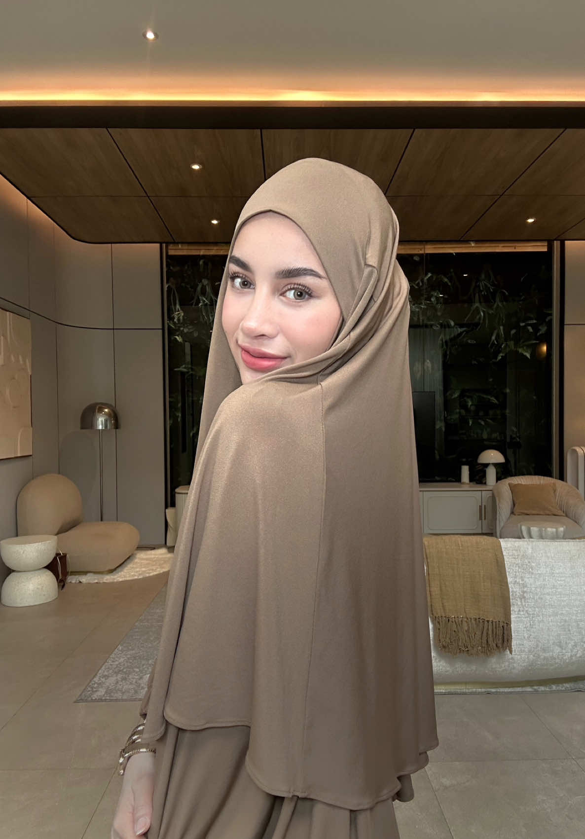 gerak terus insha Allah🤎 —— marwah set @sylmi.basic 🫶🏻