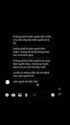 không phải một người…