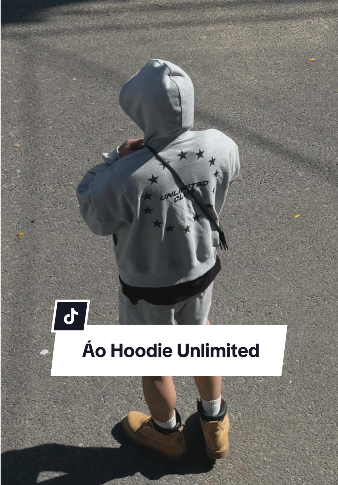 Thề tìm được con Hoodie có độn vai form đẹp. Vải nỉ 2 da mặc hè chống nắng ngon nữa. Nhanh kẻo hết size nha #hoodie #aohoodie #ao 