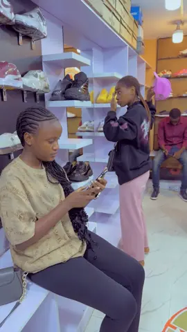 Sneakers Universe #fyp #viralvideos #ugandansindubai #chile #tiktokindia #foryoupage 