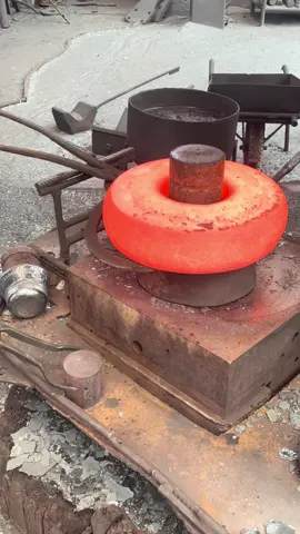 Make in China Making a bearing: Blacksmith Forging Process  #process #blacksmith #forging #ironman